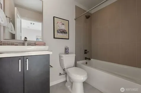 6535 34th Avenue NE Seattle WA 98115