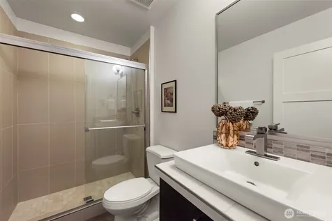 6535 34th Avenue NE Seattle WA 98115