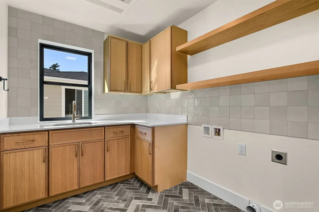 1128 Leighton Street Blaine WA 98230