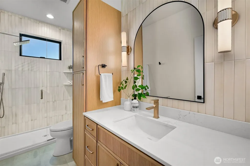 1128 Leighton Street Blaine WA 98230