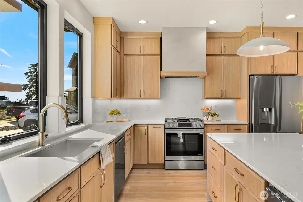 1128 Leighton Street Blaine WA 98230