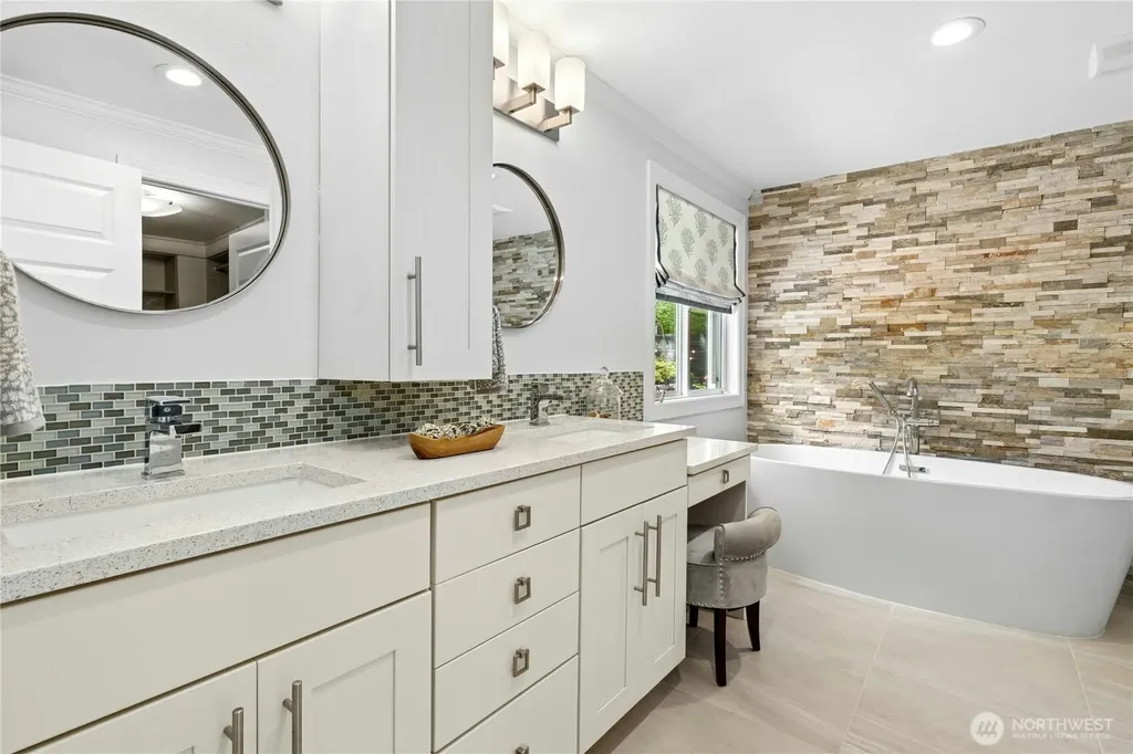 6607 149th Avenue NE Redmond WA 98052