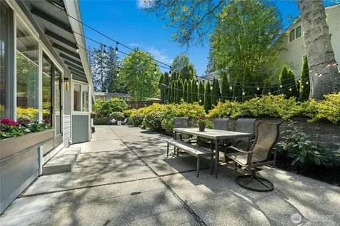 6607 149th Avenue NE Redmond WA 98052
