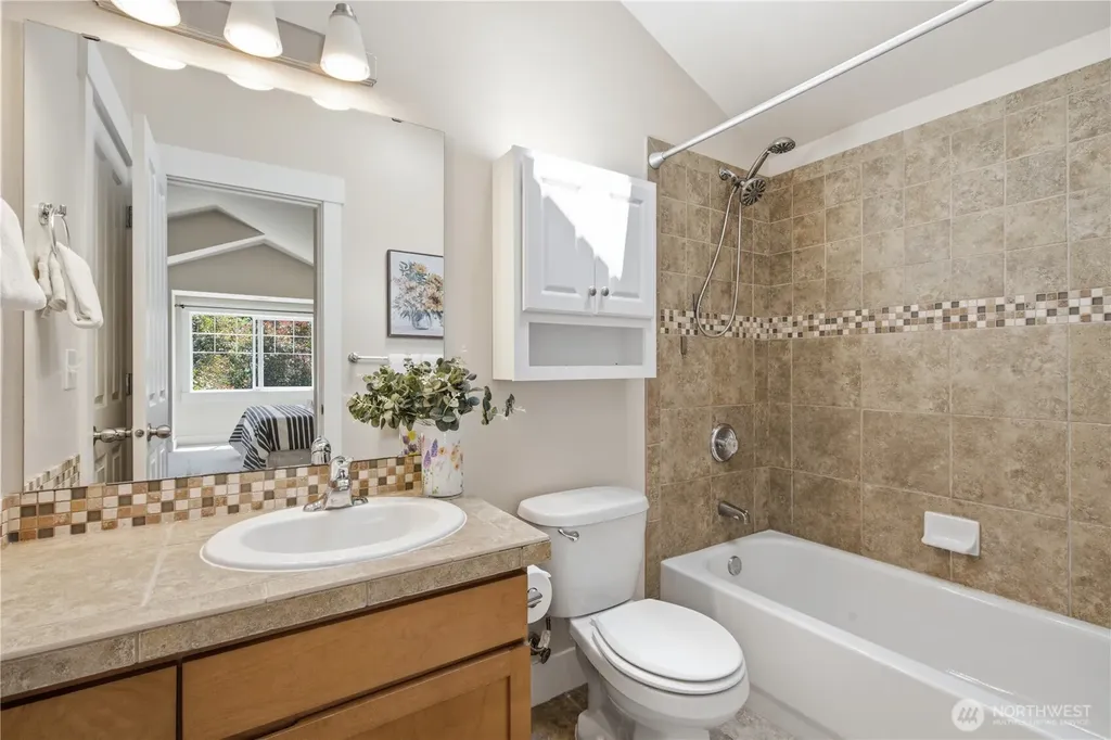 1017 NE 123rd Street Seattle WA 98125