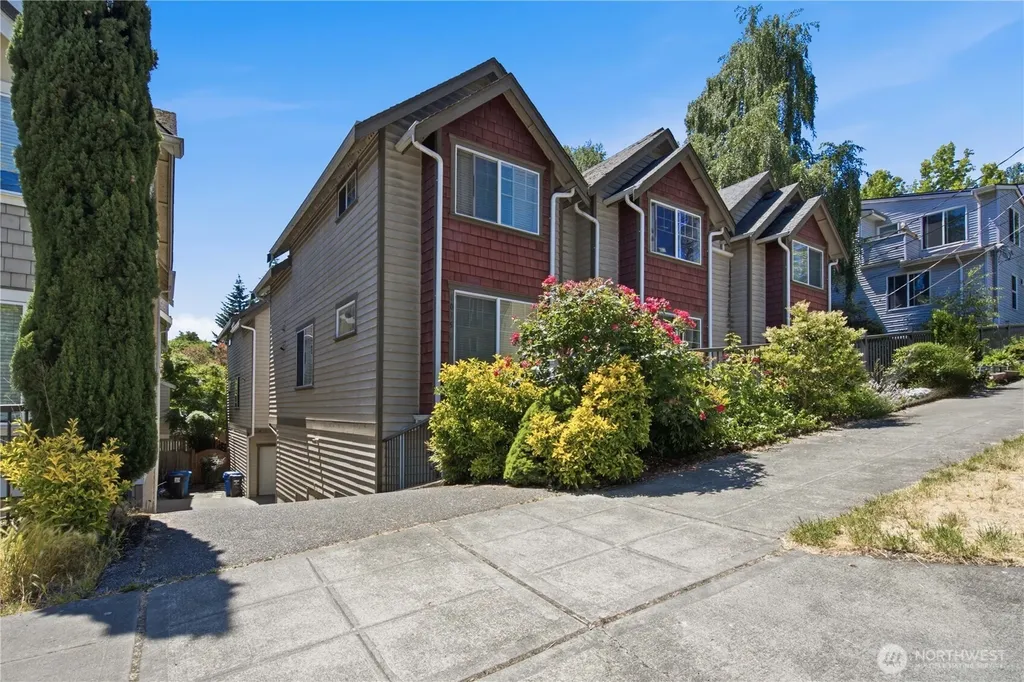 1017 NE 123rd Street Seattle WA 98125