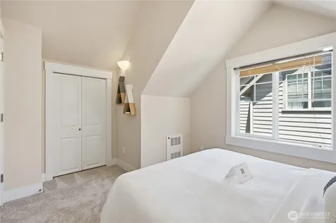 1017 NE 123rd Street Seattle WA 98125
