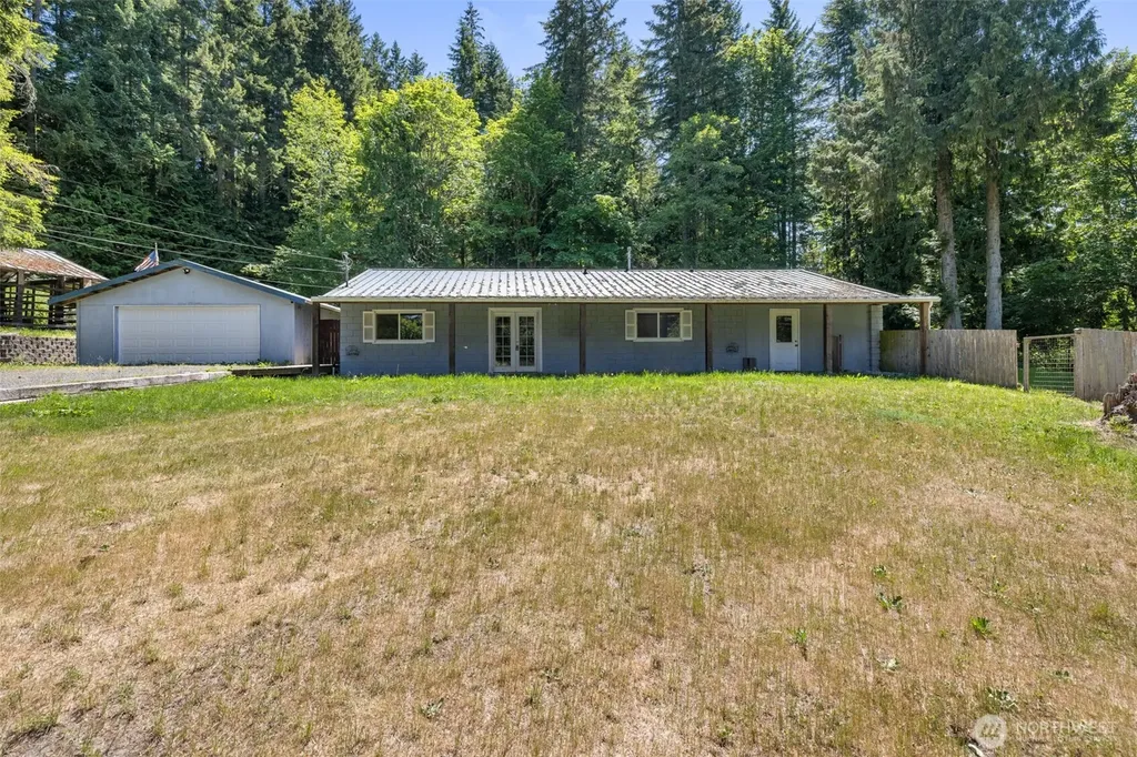 33 Baskins Road Port Angeles WA 98363