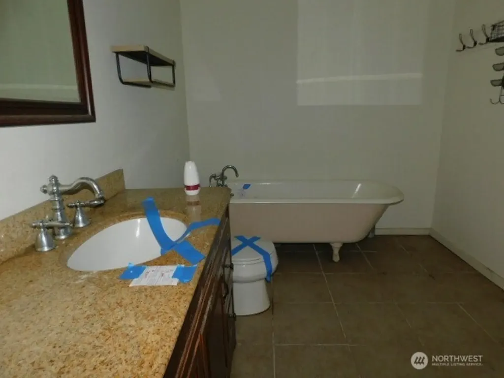 33 Baskins Road Port Angeles WA 98363