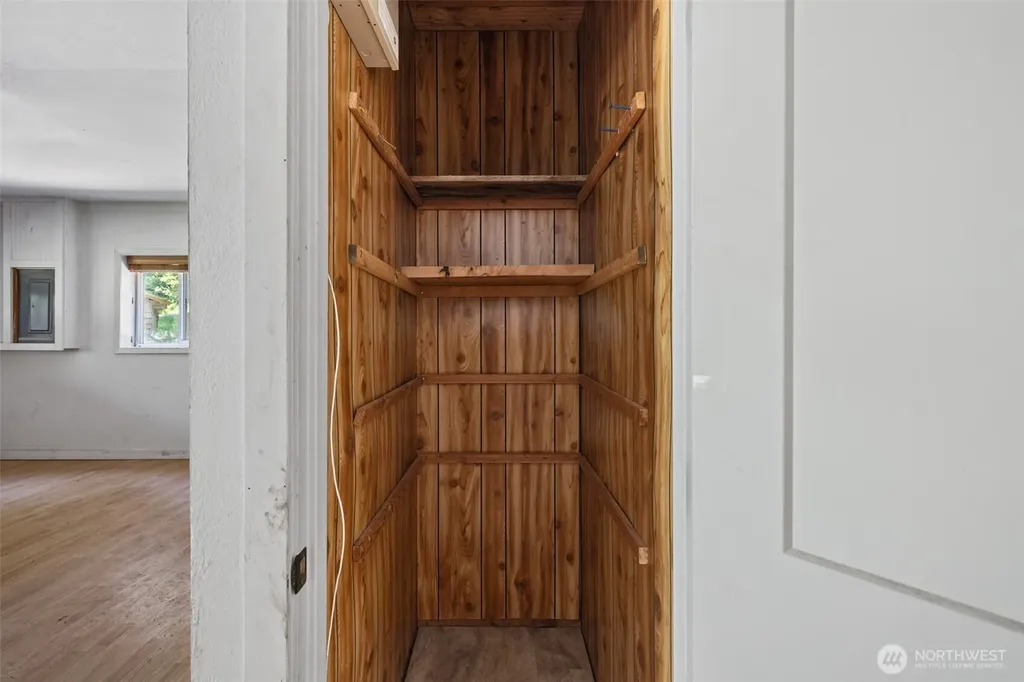 33 Baskins Road Port Angeles WA 98363