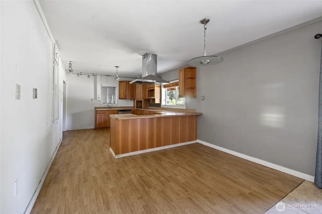 33 Baskins Road Port Angeles WA 98363