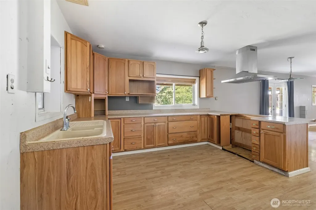 33 Baskins Road Port Angeles WA 98363