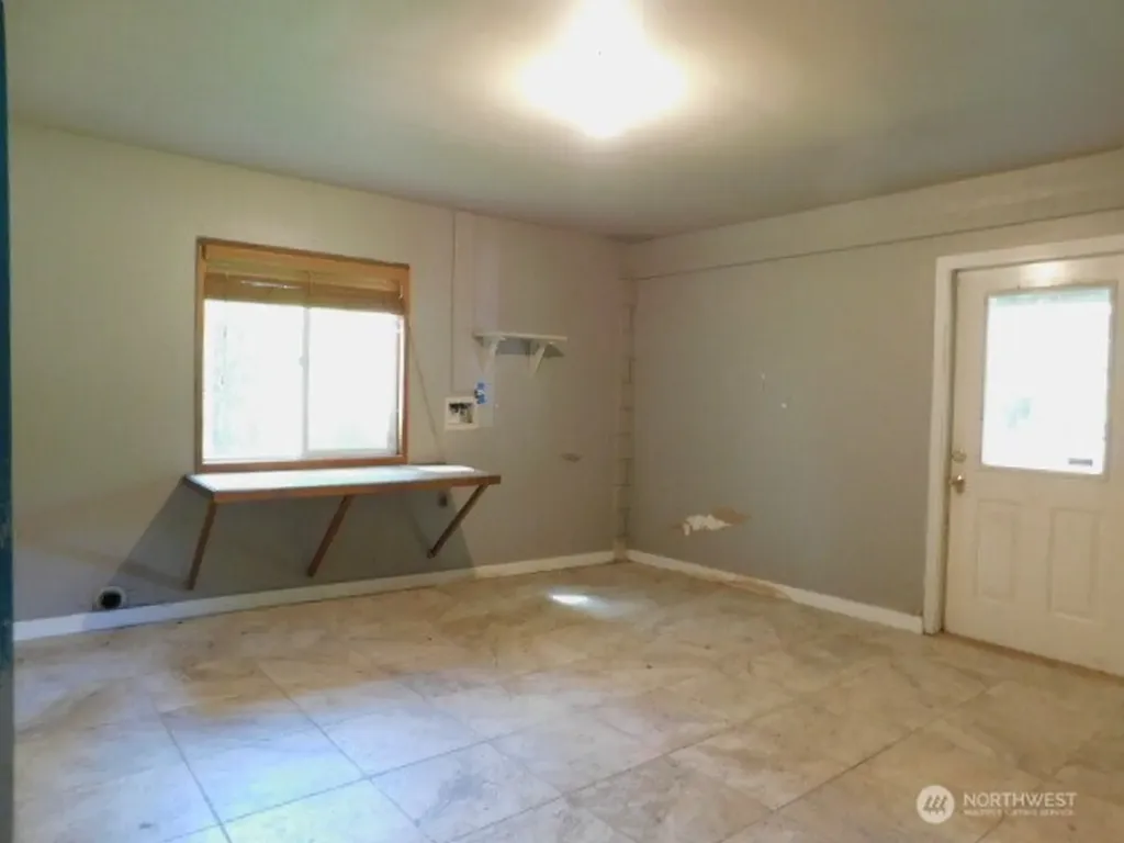 33 Baskins Road Port Angeles WA 98363