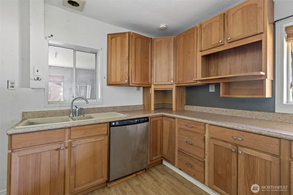 33 Baskins Road Port Angeles WA 98363