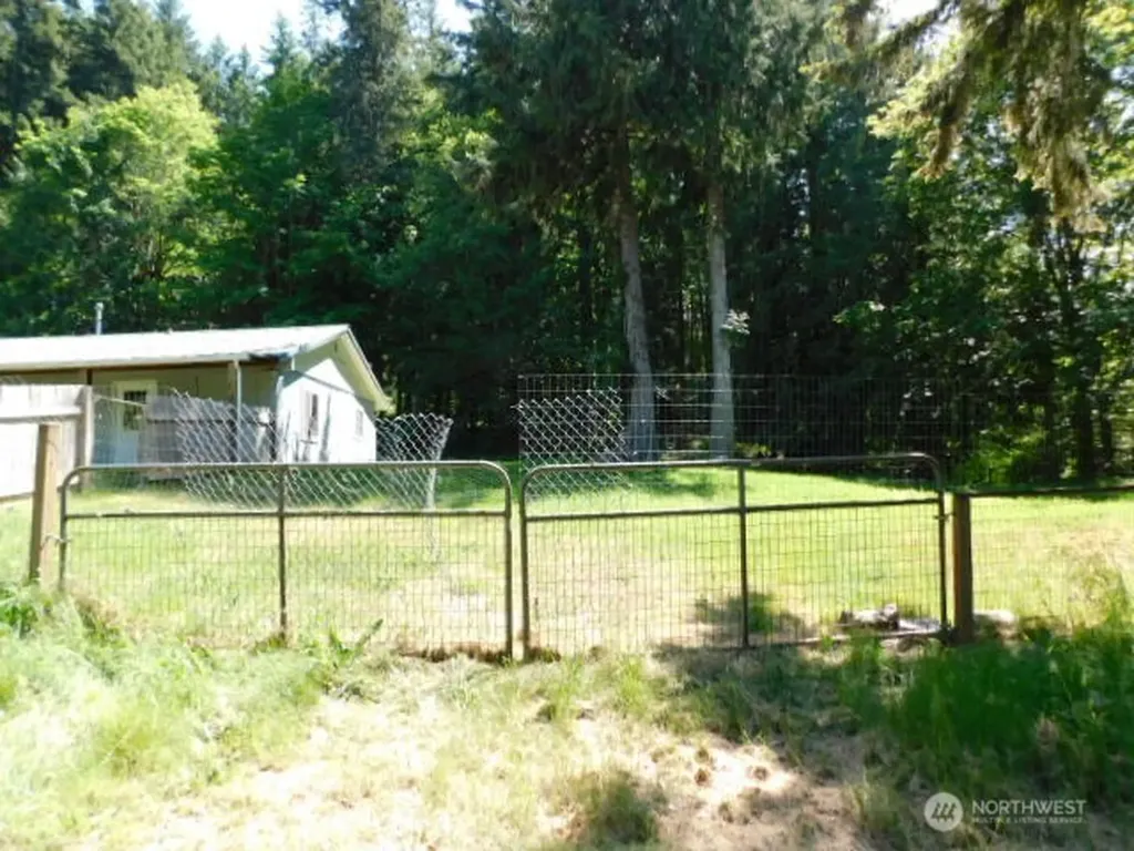 33 Baskins Road Port Angeles WA 98363