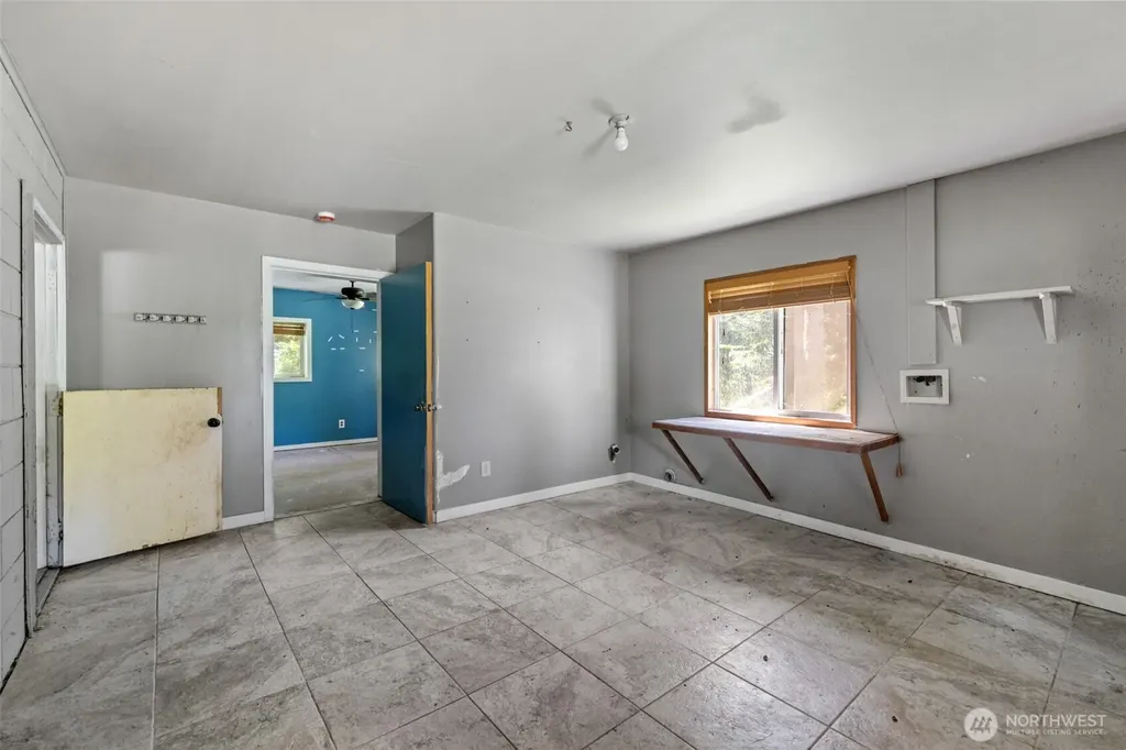 33 Baskins Road Port Angeles WA 98363