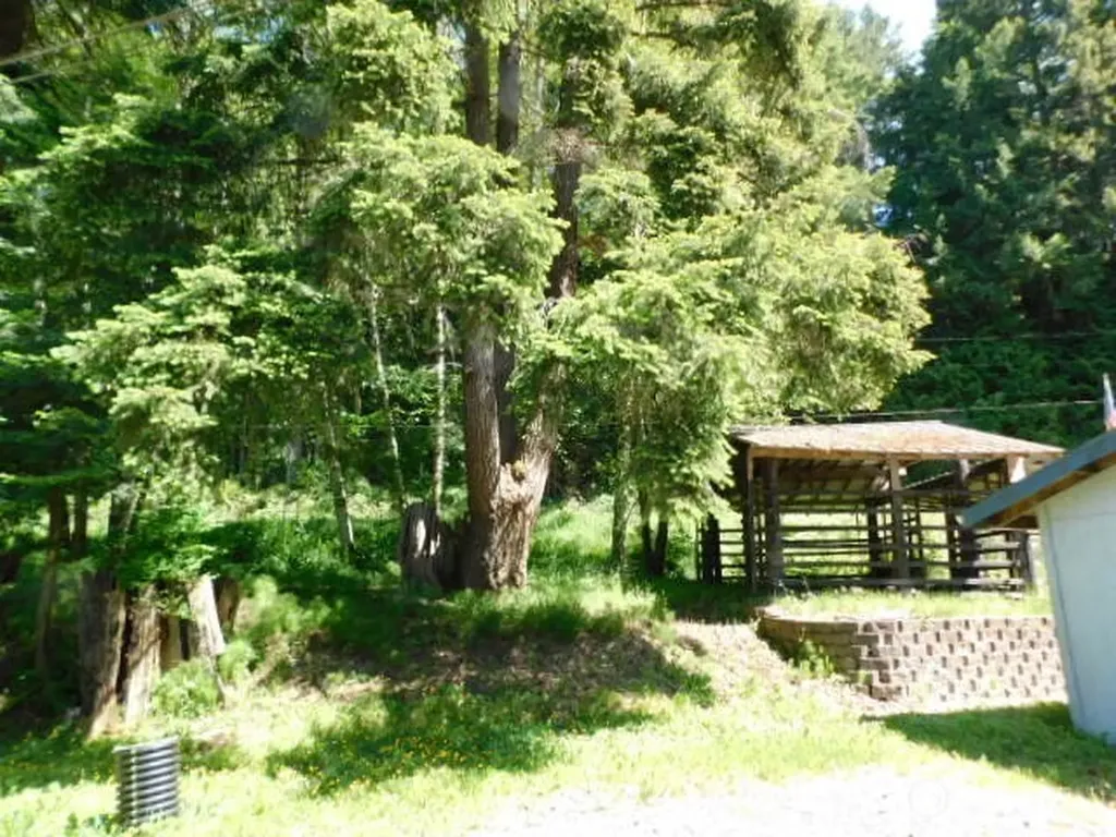 33 Baskins Road Port Angeles WA 98363