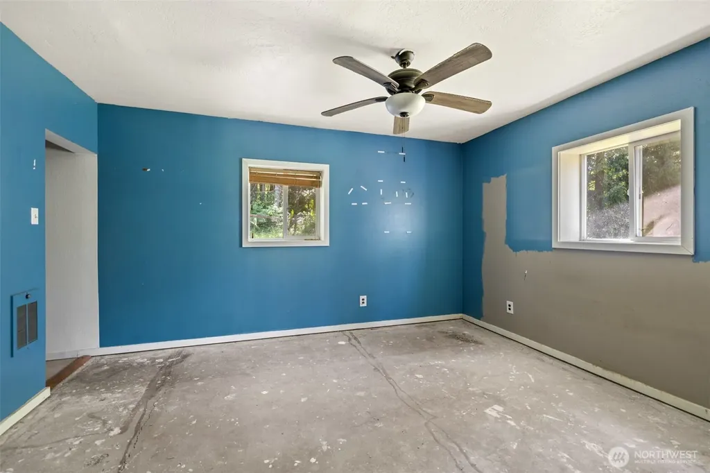 33 Baskins Road Port Angeles WA 98363