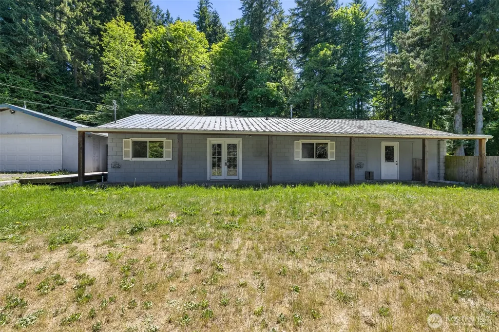 33 Baskins Road Port Angeles WA 98363