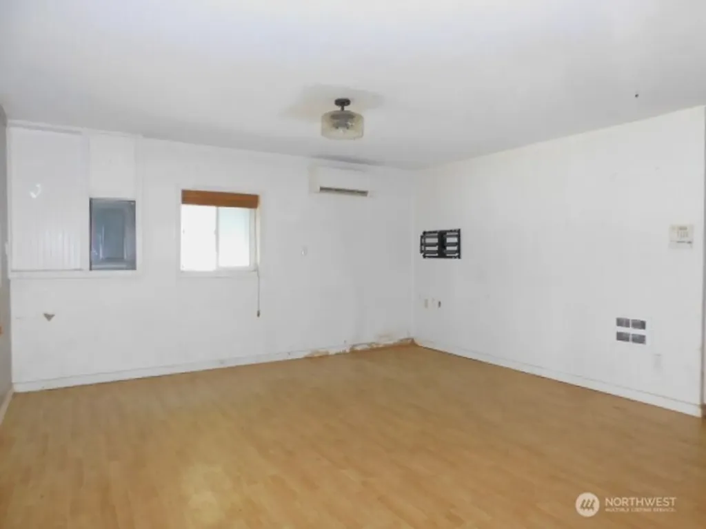 33 Baskins Road Port Angeles WA 98363