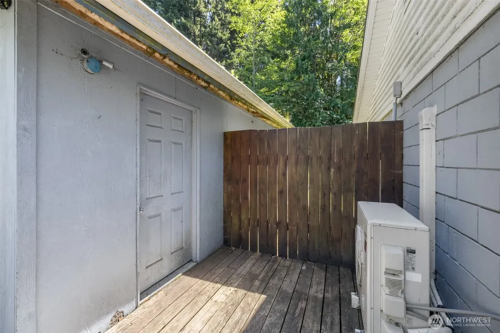 33 Baskins Road Port Angeles WA 98363