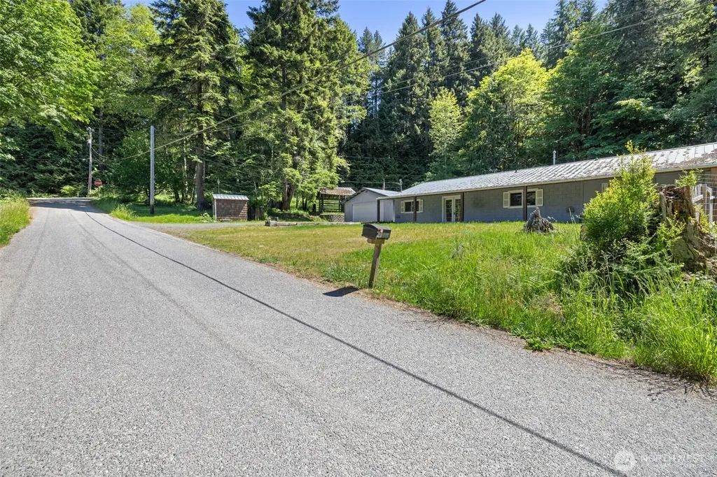 33 Baskins Road Port Angeles WA 98363