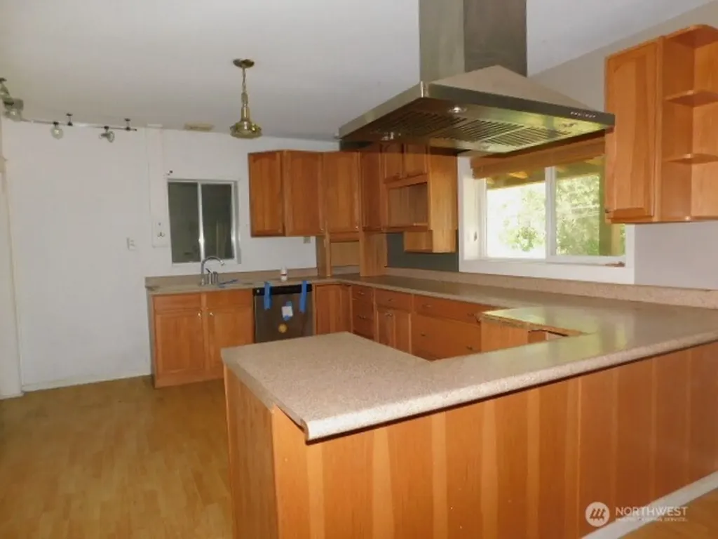 33 Baskins Road Port Angeles WA 98363