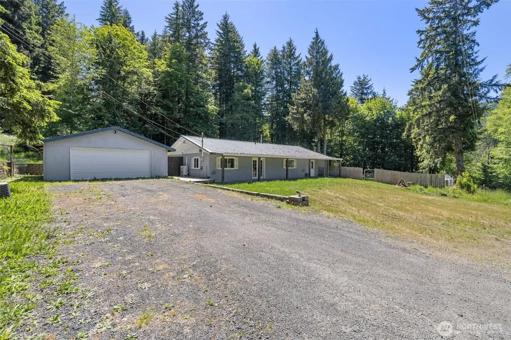 33 Baskins Road Port Angeles WA 98363