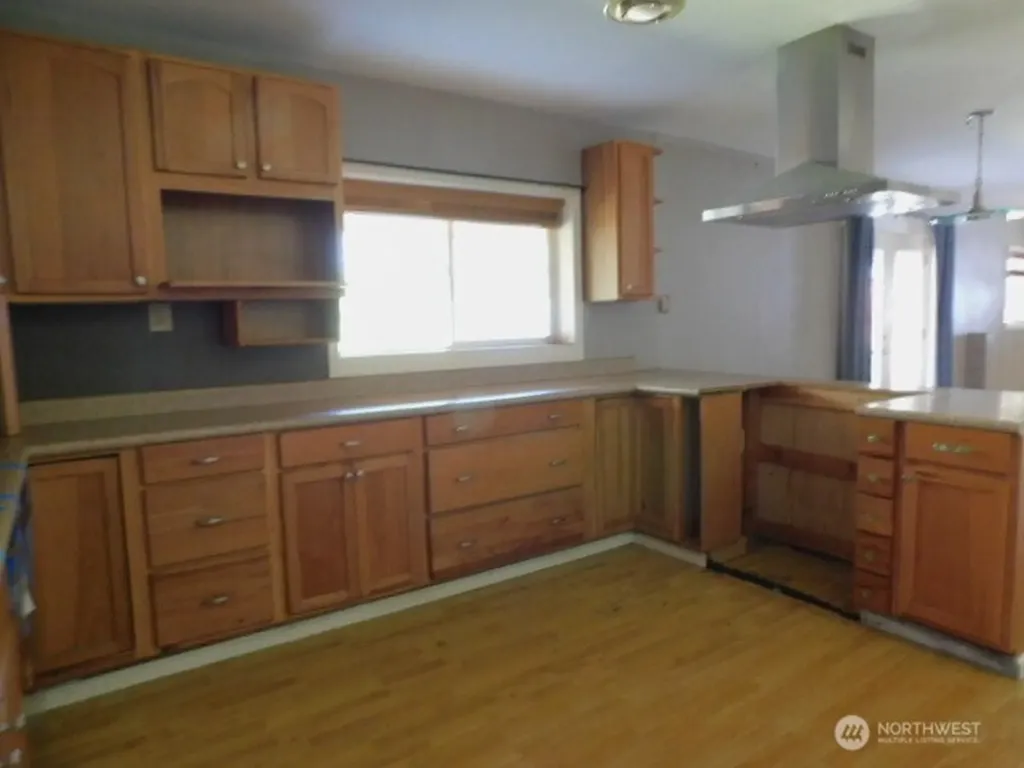 33 Baskins Road Port Angeles WA 98363