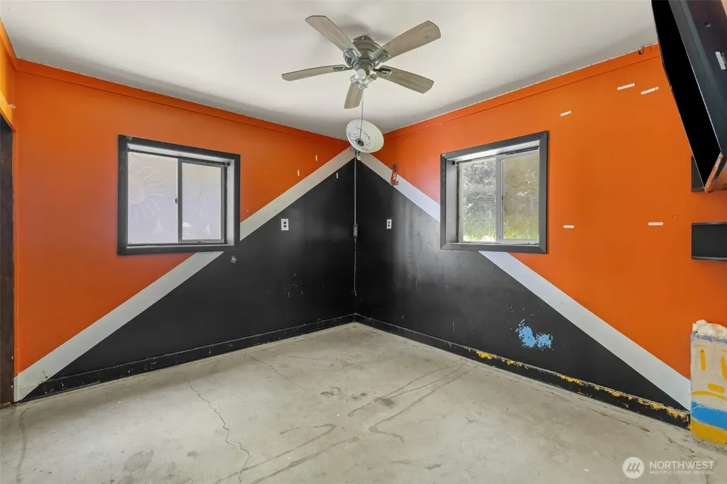 33 Baskins Road Port Angeles WA 98363