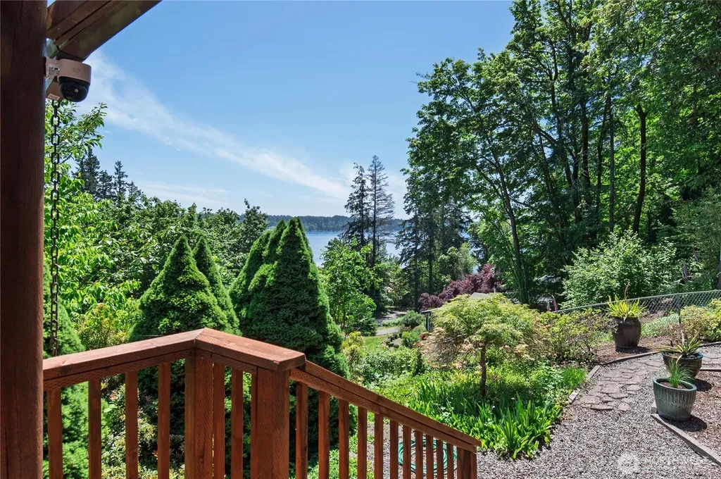 41 NE Virgina Avenue Belfair WA 98528