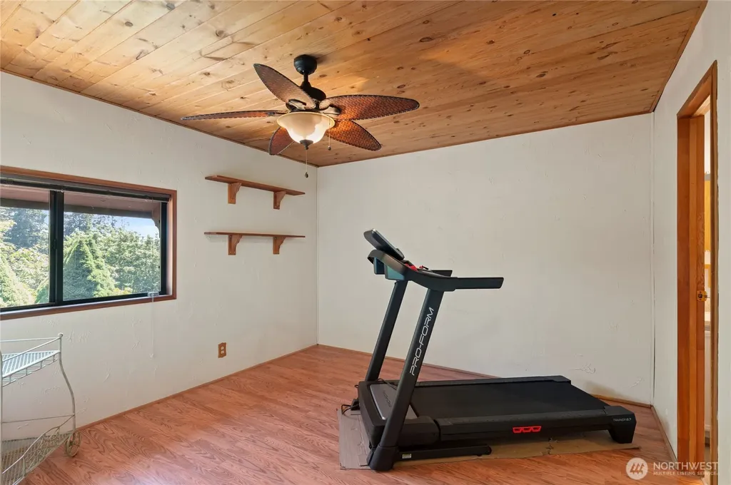 41 NE Virgina Avenue Belfair WA 98528