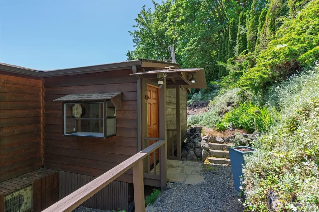 41 NE Virgina Avenue Belfair WA 98528