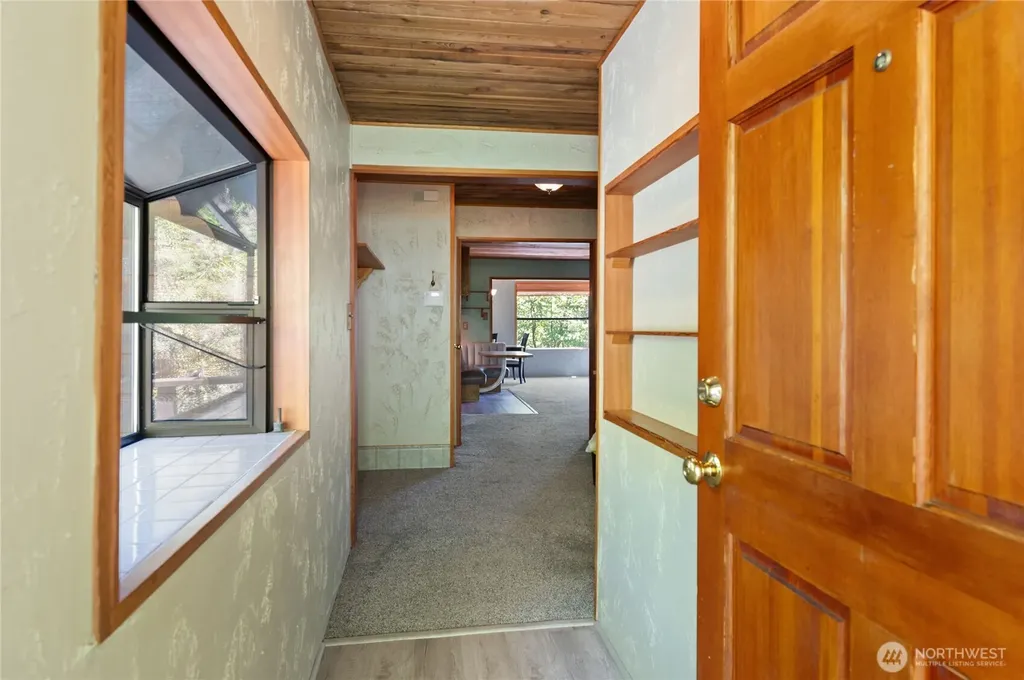 41 NE Virgina Avenue Belfair WA 98528