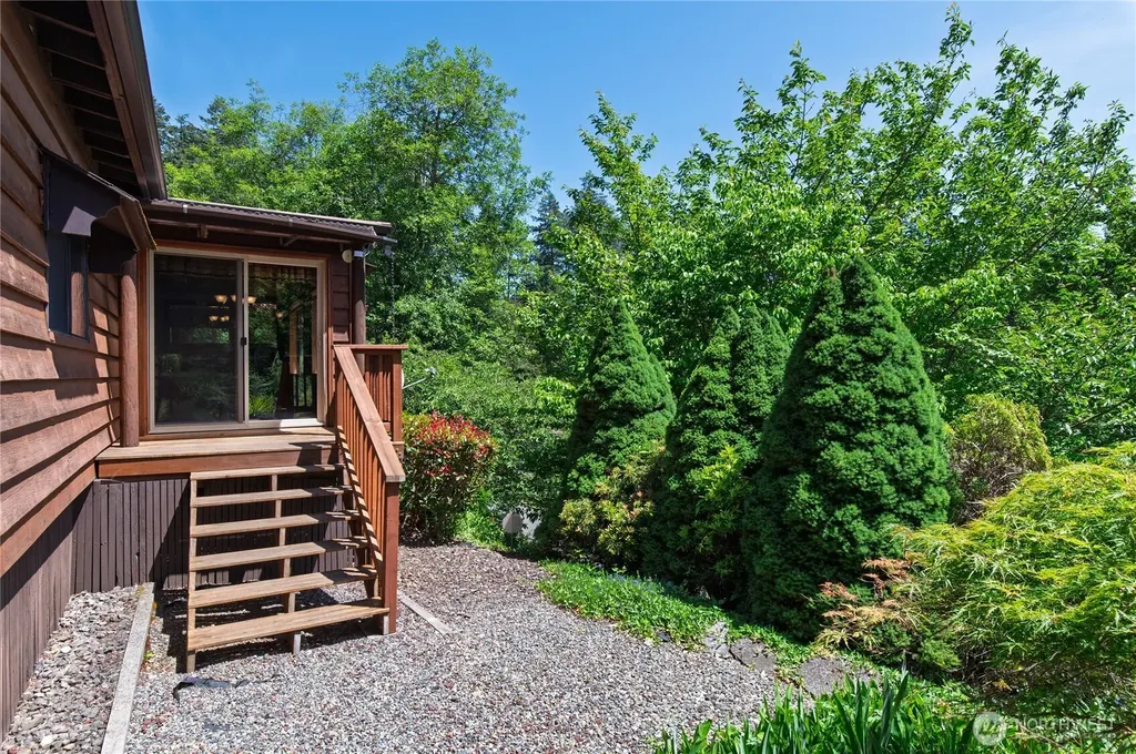 41 NE Virgina Avenue Belfair WA 98528