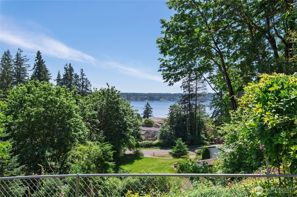 41 NE Virgina Avenue Belfair WA 98528