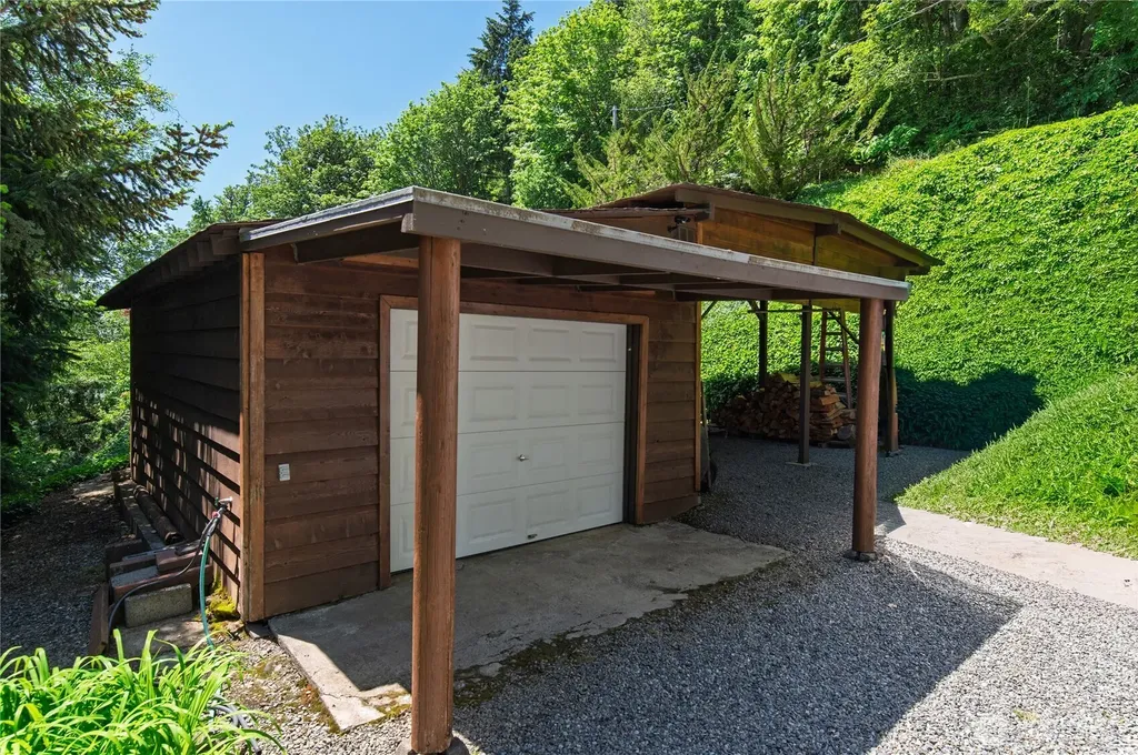 41 NE Virgina Avenue Belfair WA 98528
