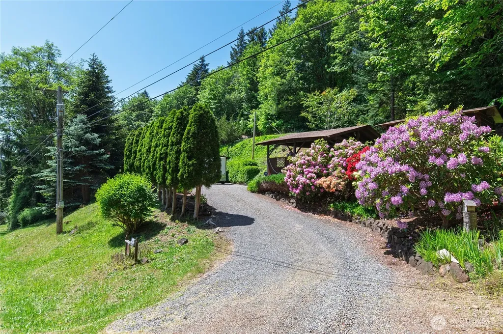 41 NE Virgina Avenue Belfair WA 98528