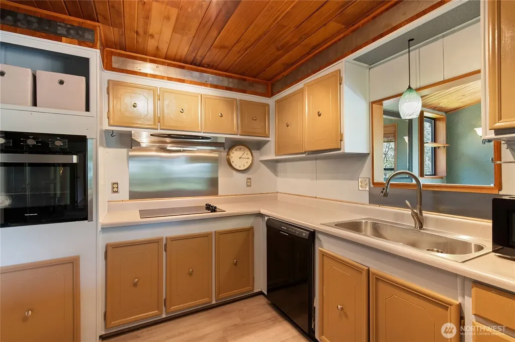 41 NE Virgina Avenue Belfair WA 98528