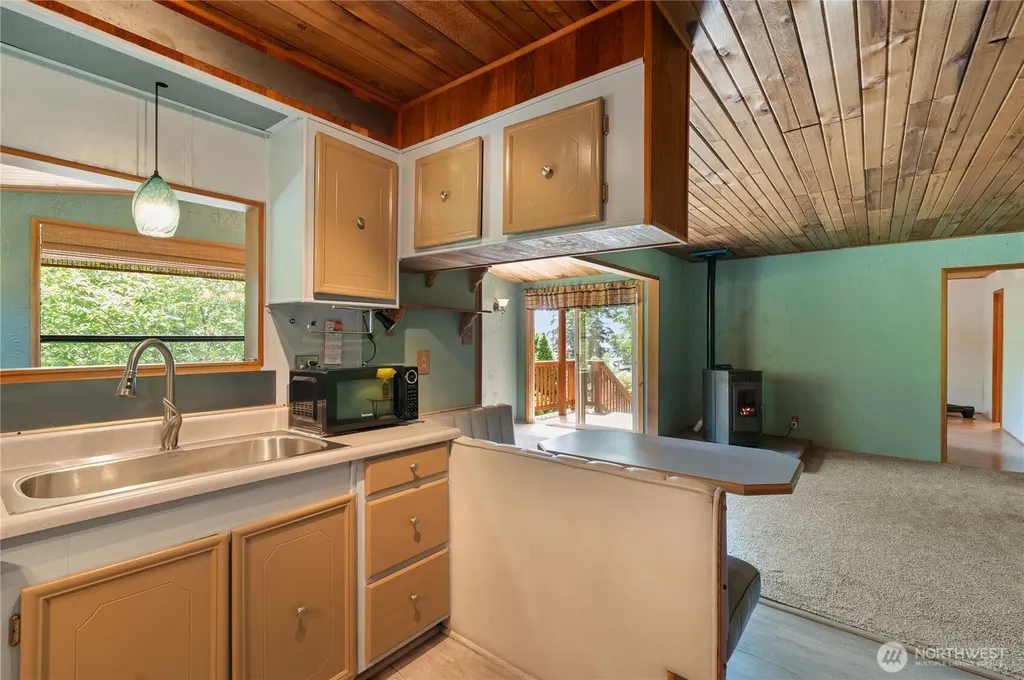 41 NE Virgina Avenue Belfair WA 98528