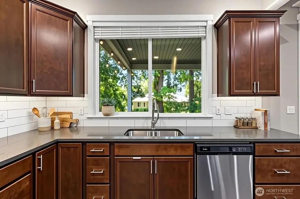 708 NW Ashford Loop Bremerton WA 98311