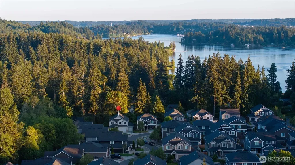 708 NW Ashford Loop Bremerton WA 98311