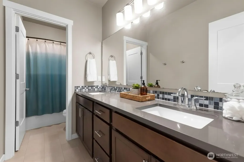 708 NW Ashford Loop Bremerton WA 98311