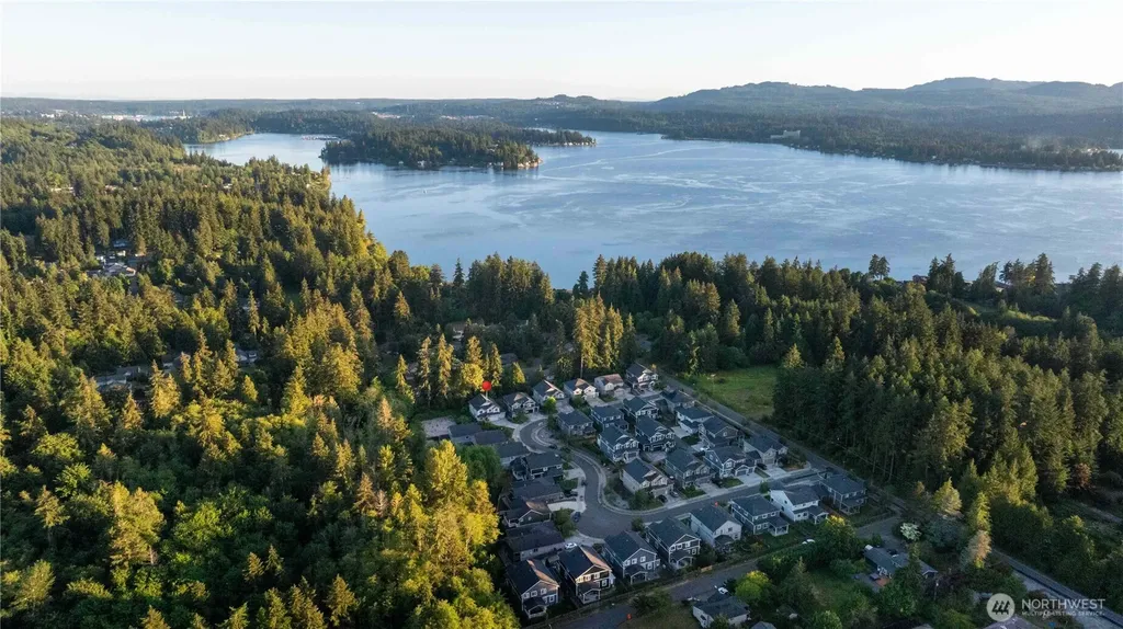 708 NW Ashford Loop Bremerton WA 98311