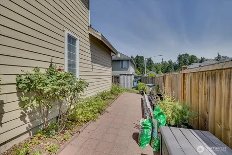 21612 129th Avenue SE Kent WA 98031