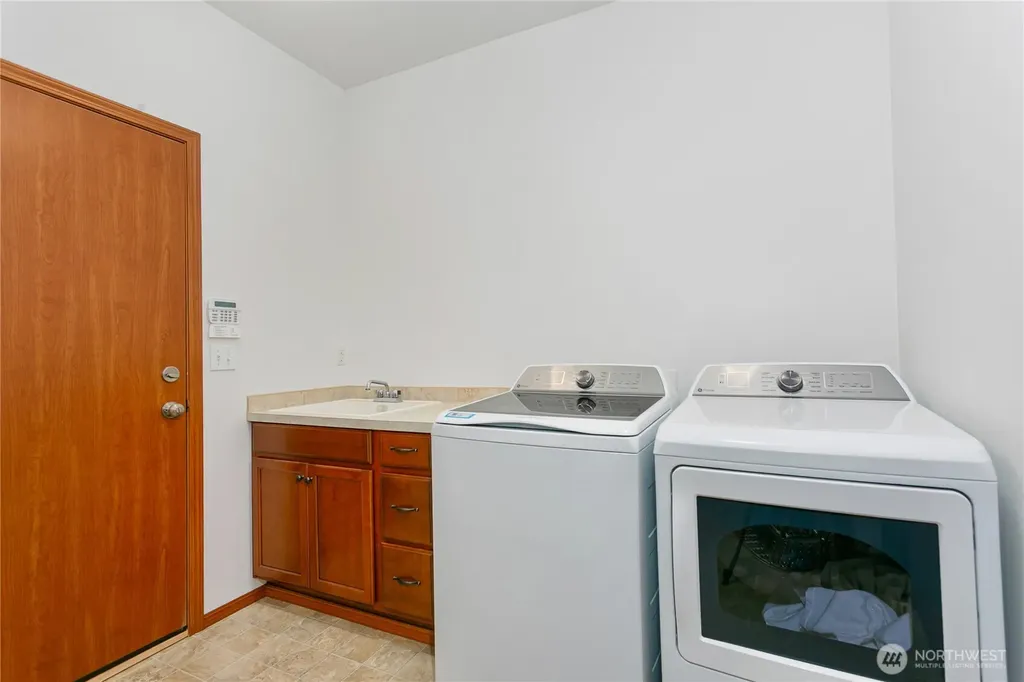 627 E 182nd Street Spanaway WA 98387