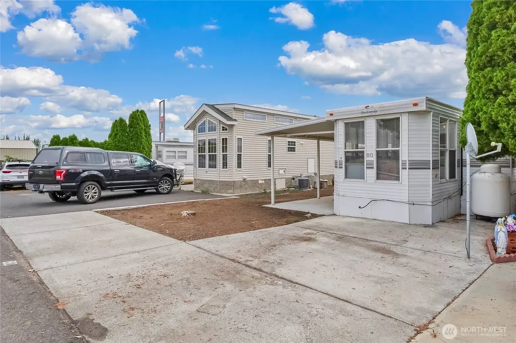 7037 E Highway 262 Othello WA 99344