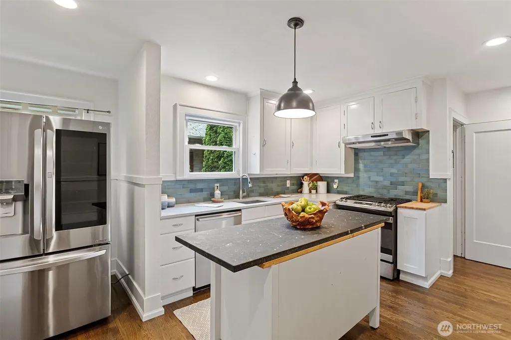 3917 Midvale Avenue N Seattle WA 98103
