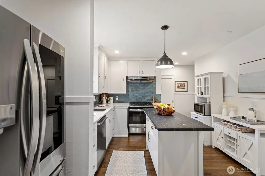 3917 Midvale Avenue N Seattle WA 98103