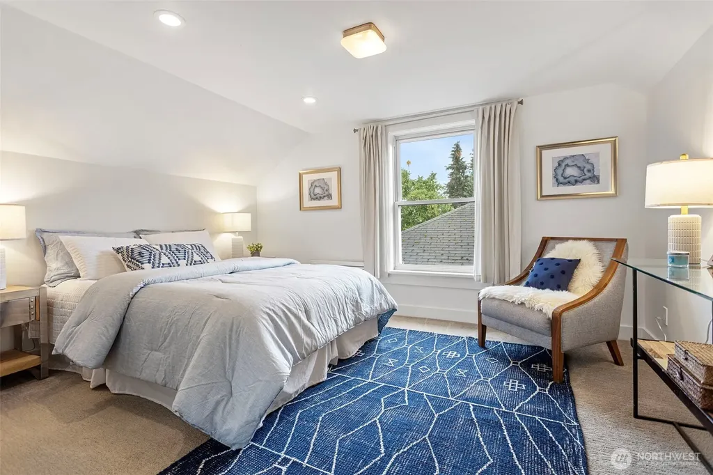 3917 Midvale Avenue N Seattle WA 98103