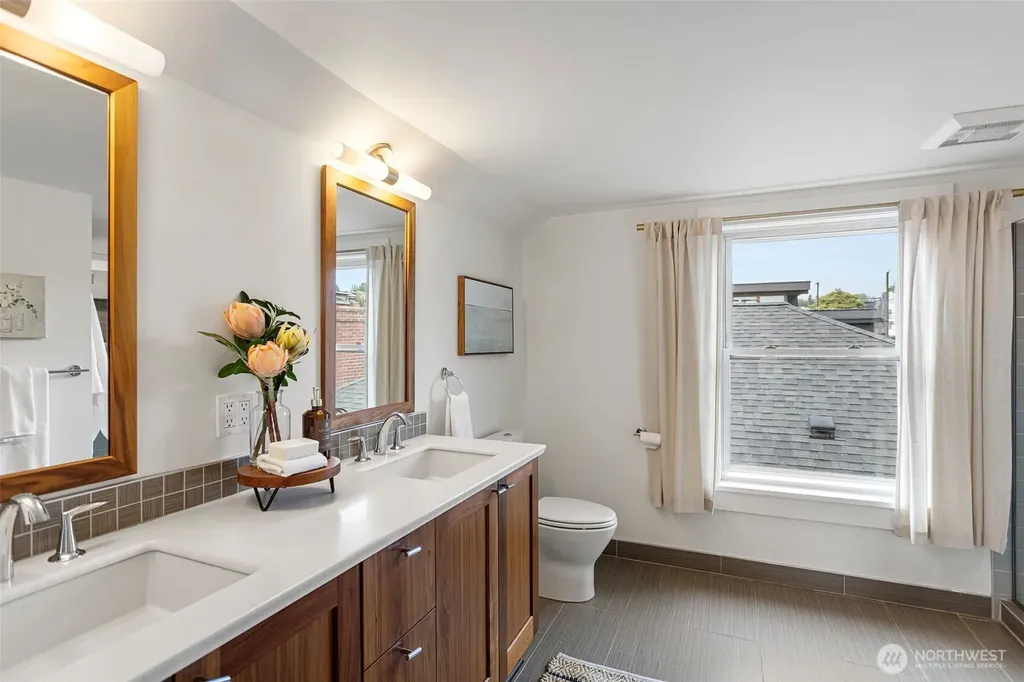 3917 Midvale Avenue N Seattle WA 98103